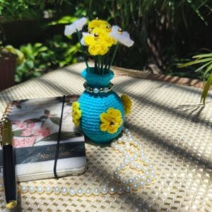 Handmade Crochet Daisy Flower Vase – Mini Floral Arrangement