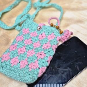 Handmade Crochet Phone Cover | Mint-Pink Diamond Design